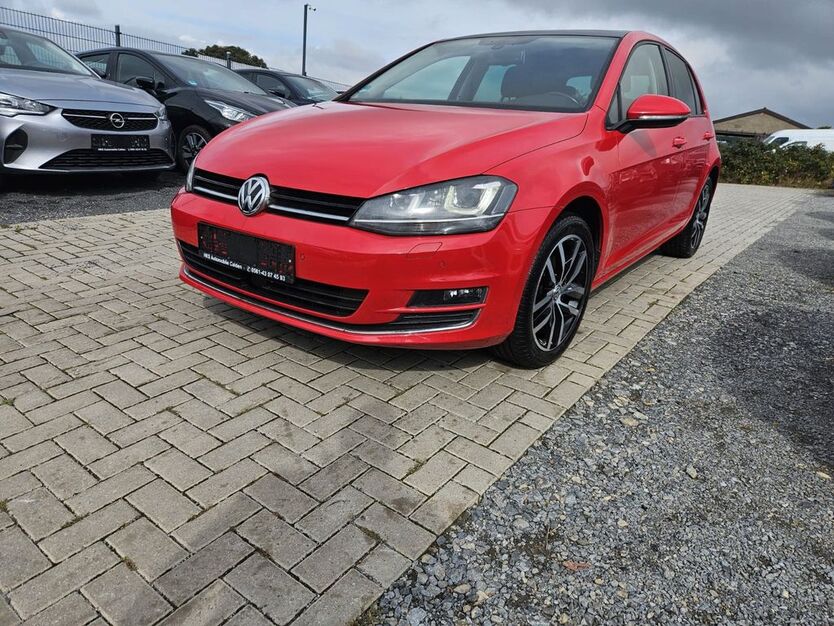 VW Golf 81.652 km 11.250 € Calden 34379