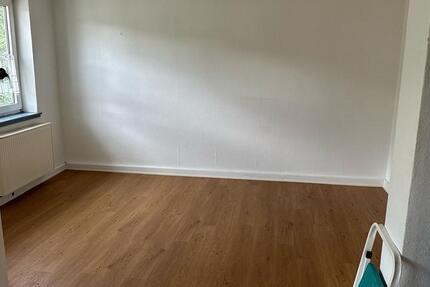 2 ZKB Wohnung zu vermieten Kassel Stadtnah Uninah teilrenoviert