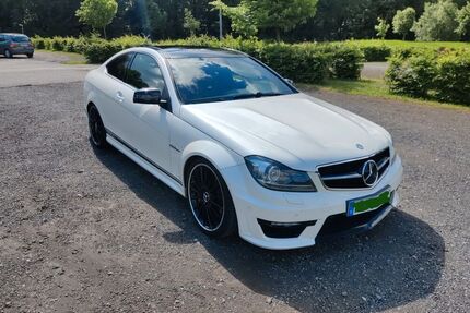 Mercedes C 63 AMG