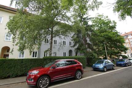 2-Zimmer-Wohnung mit BALKON in ruhiger Seitenstraße in Leutzsch