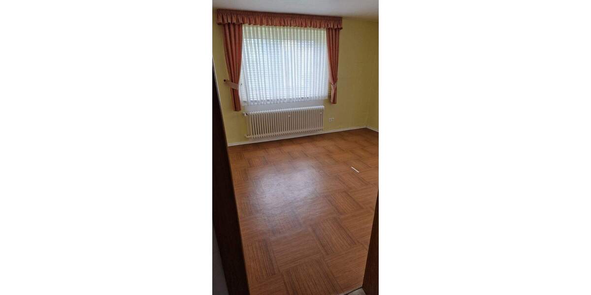 Zweifamilienhaus mit Potential in ruhiger Lage von Kassel-Lindenberg 7 zimmer