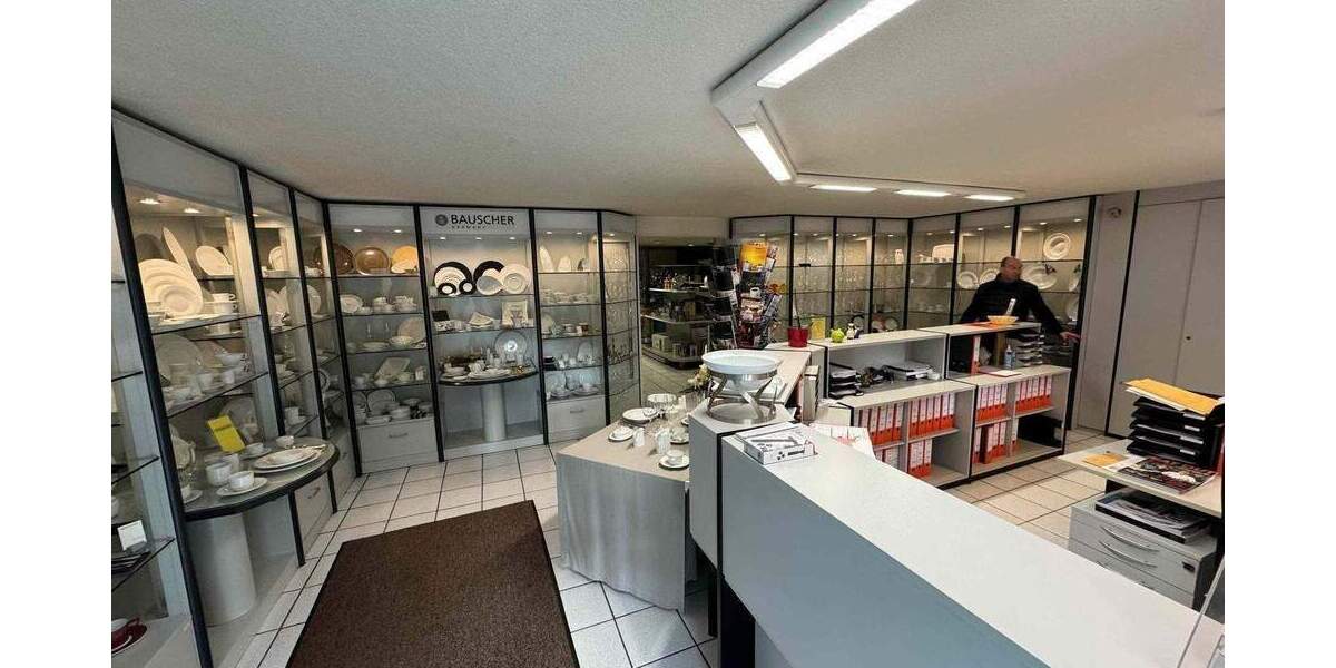 Laden - Büroflache mit Ausstellung oder Lagerfläche 4 zimmer