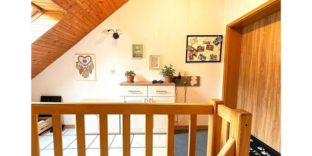 Dachgeschoßwohnung Naumburg - 3 Zimmer, 80 m&sup2;, 560&euro; | Angebot:26427020