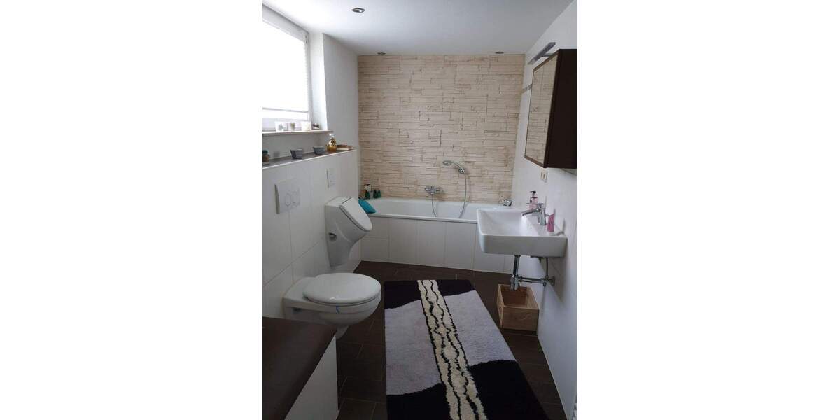 Einfamilienhaus Wolfhagen - 4 Zimmer, 120 m&sup2;, 350.000&euro; | Angebot:26015343