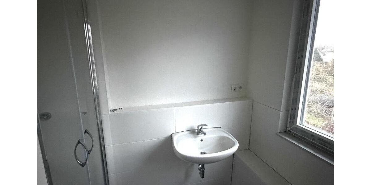 Vermiete Lohfelden - 3 Zimmer Wohnung DG Erstbezug 3 zimmer