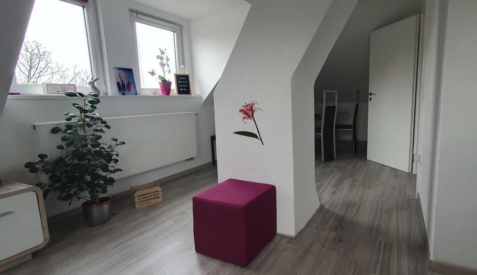 Dachgeschoßwohnung Kassel Fasanenhof - 4 Zimmer, 100 m&sup2;, 1.050&euro; | Angebot:25364393