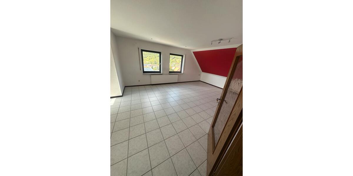 Dachgeschoßwohnung Habichtswald - 3 Zimmer, 85 m&sup2;, 800&euro; | Angebot:26237992