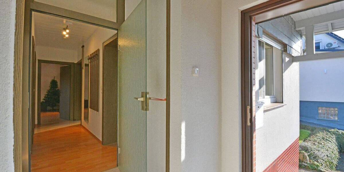 Mehrfamilienhaus, Wohnhaus Hofgeismar / Hombressen Hombressen - 9 Zimmer, 245 m&sup2;, 300.000&euro; | Angebot:26851776