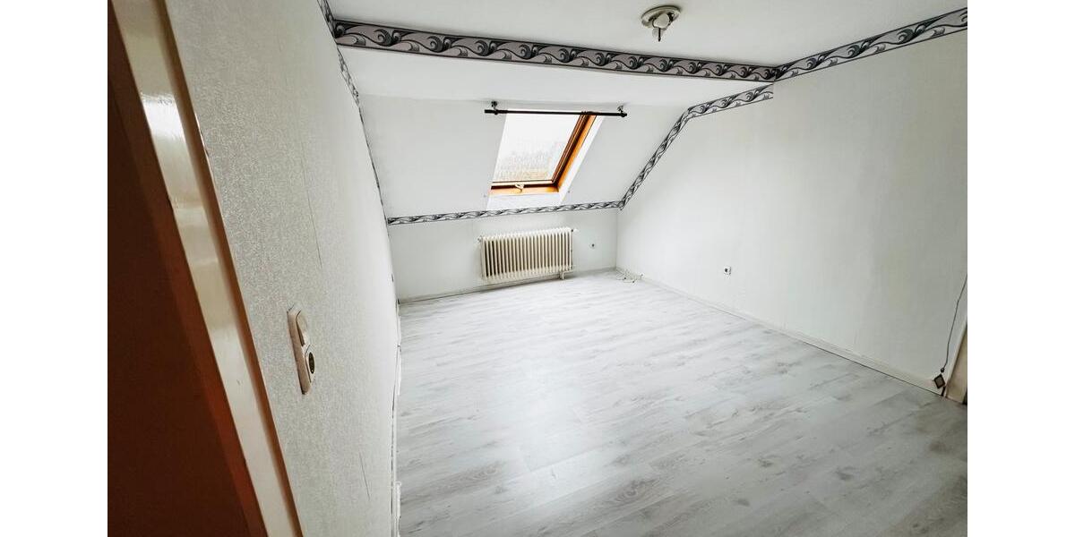 Dachgeschoßwohnung Spangenberg - 3 Zimmer, 65 m&sup2;, 600&euro; | Angebot:25098062