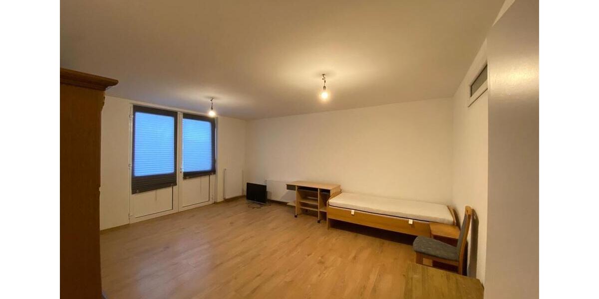Etagenwohnung Naumburg - 3 Zimmer, 105 m&sup2;, 850&euro; | Angebot:23879472