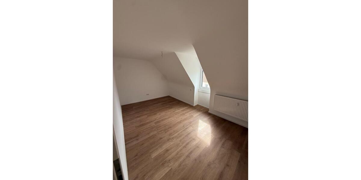 Dachgeschoßwohnung Kassel Niederzwehren - 2 Zimmer, 70 m&sup2;, 800&euro; | Angebot:26431504