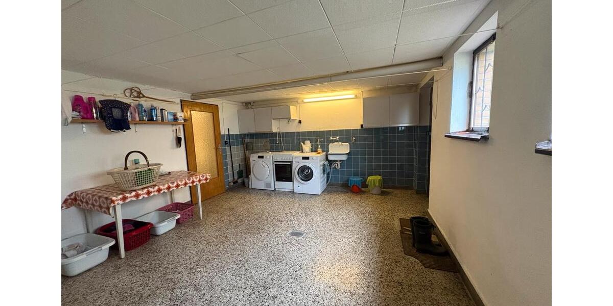 Einfamilienhaus Baunatal - 10 Zimmer, 250 m&sup2;, 495.000&euro; | Angebot:26233985