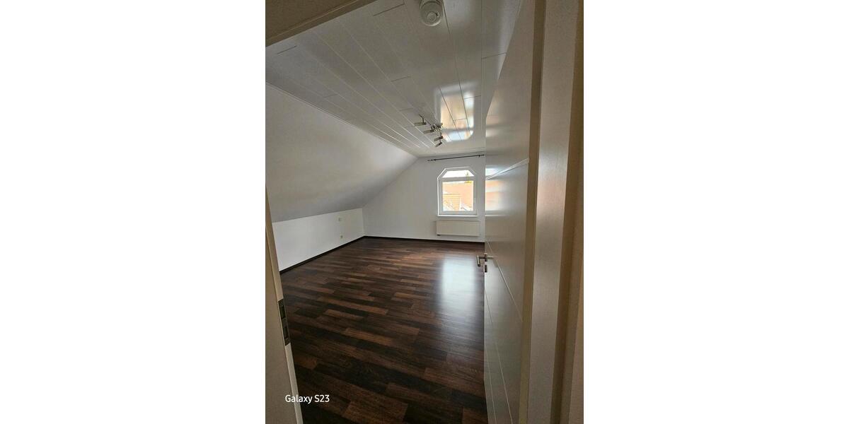 Dachgeschoßwohnung Hofgeismar - 3 Zimmer, 120 m&sup2;, 900&euro; | Angebot:26302643