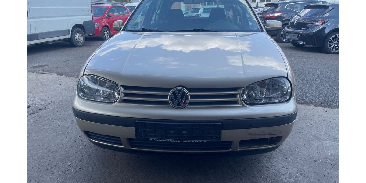 VW Golf 243.000 km 999 &euro; Kassel 34123