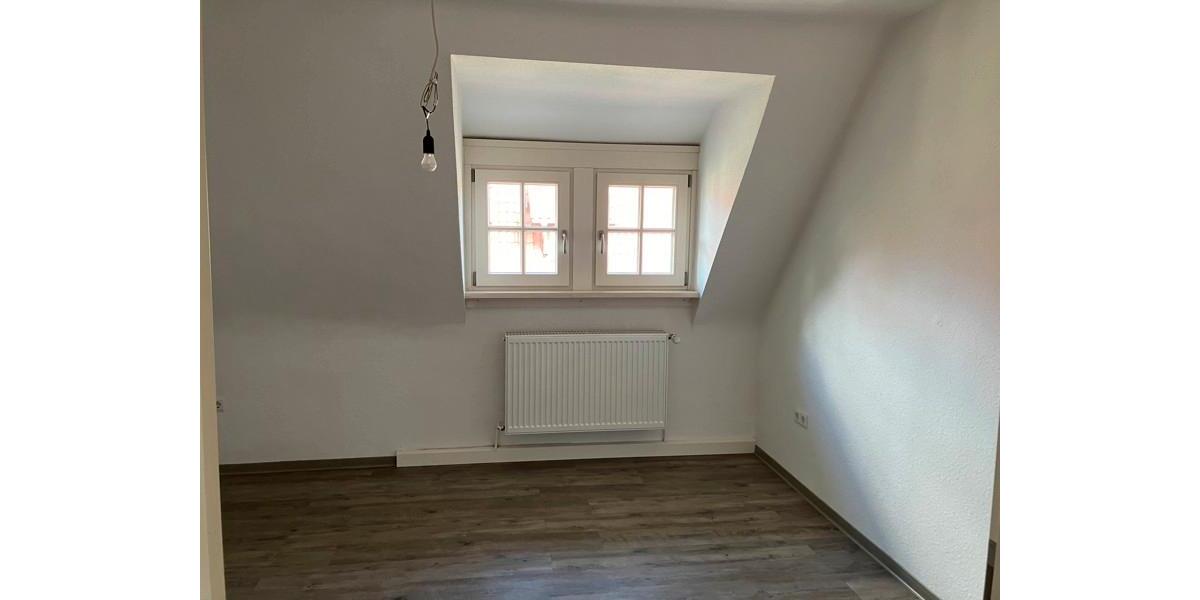 Dachgeschoßwohnung Kassel Harleshausen - 2 Zimmer, 44 m&sup2;, 436&euro; | Angebot:25336133