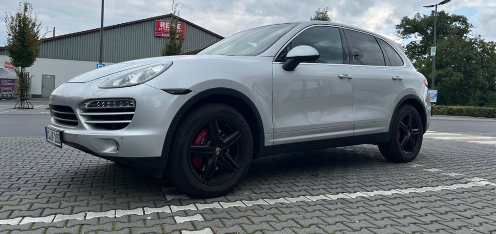 Porsche Cayenne 230.000 km 15.900 € Kassel 34134