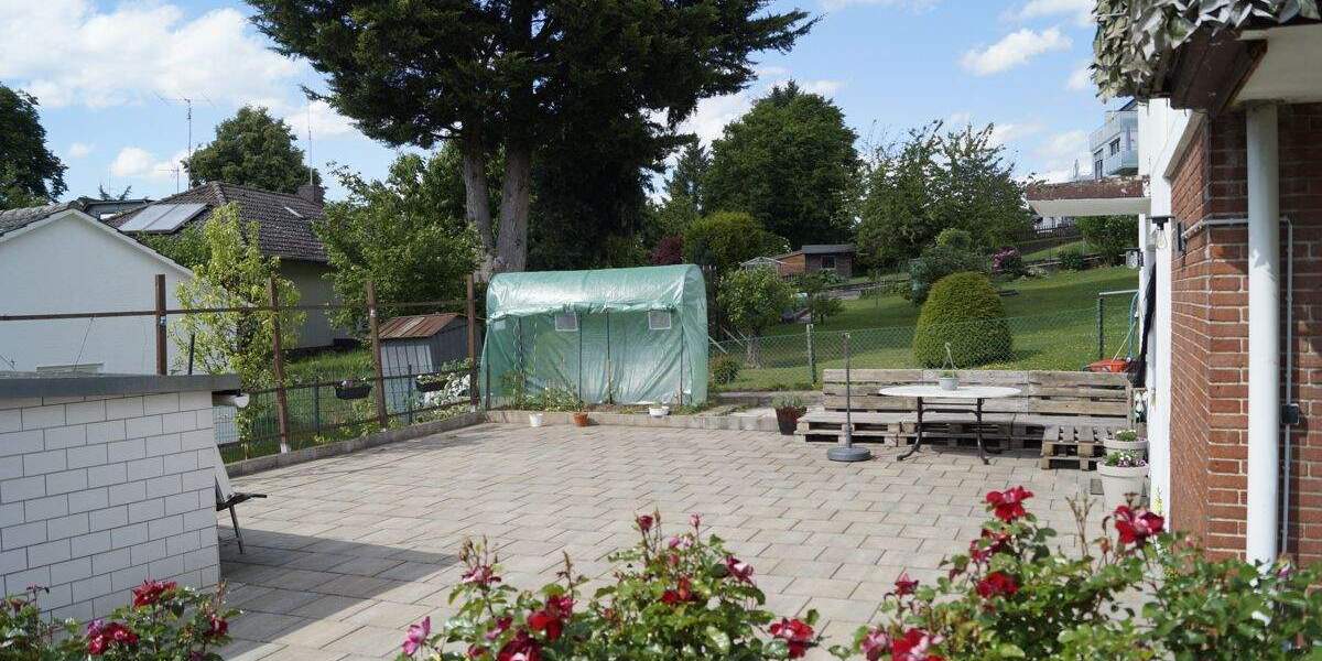 Charmantes 3-Parteienhaus in Kassel-Eichwald - Ruhige Wohnlage im Grünen 8 zimmer