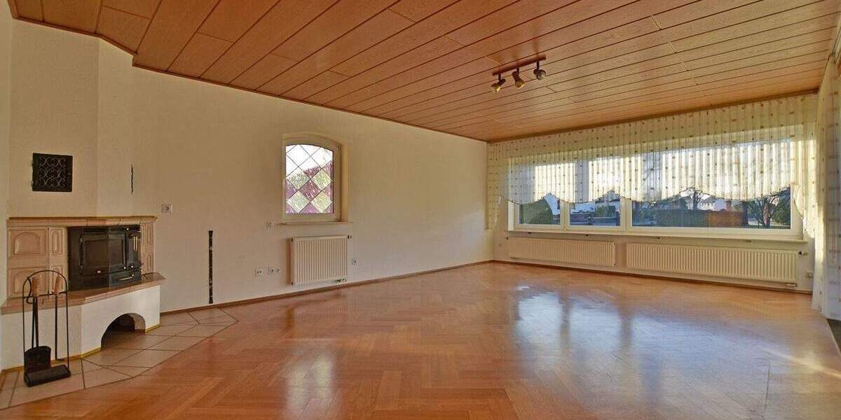 Einfamilienhaus Wolfhagen - 4 Zimmer, 150 m&sup2;, 1.100&euro; | Angebot:24789072
