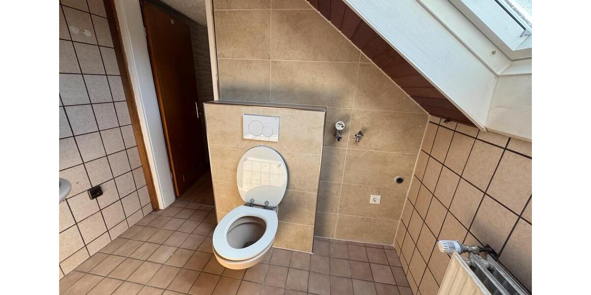Dachgeschoßwohnung Edermünde - 4 Zimmer, 81 m&sup2;, 650&euro; | Angebot:26129450