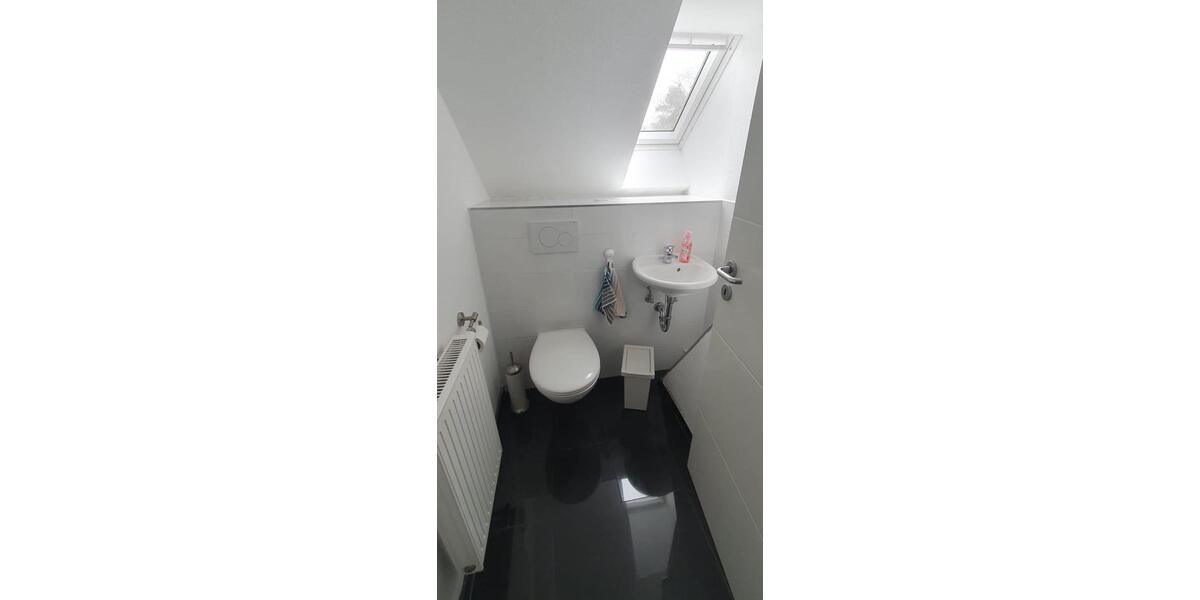 Dachgeschoßwohnung Kassel Fasanenhof - 4 Zimmer, 100 m&sup2;, 1.050&euro; | Angebot:25364393