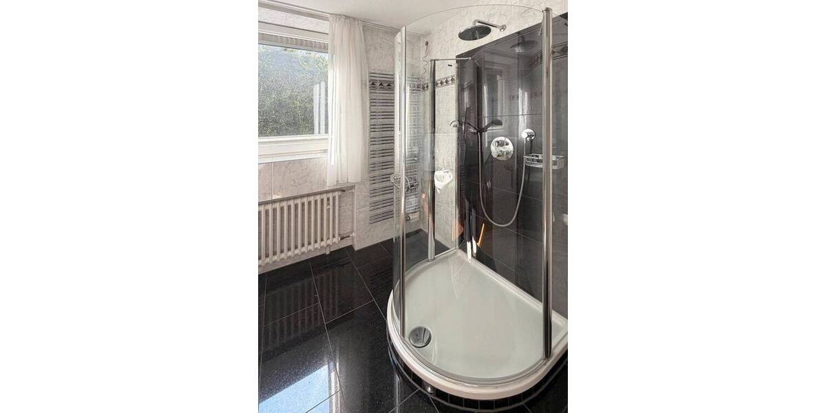 Einfamilienhaus Kassel Mitte - 6 Zimmer, 170 m&sup2;, 720.000&euro; | Angebot:26796710