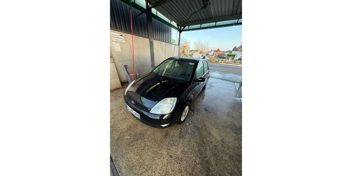 Ford Fiesta 150.000 km 2.600 &euro; Kassel 34123