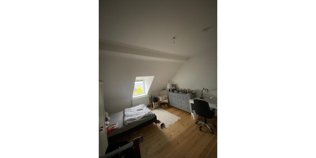 Dachgeschoßwohnung Kassel Vorderer Westen - 16 Zimmer, 280 m&sup2;, 800.000&euro; | Angebot:25907751