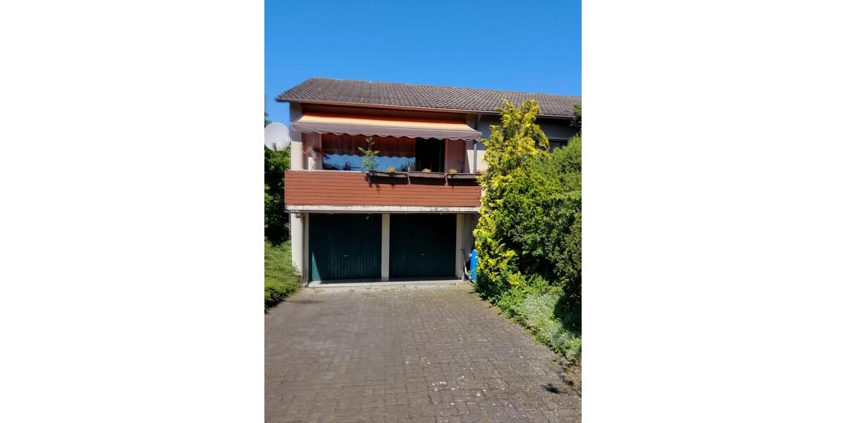 Einfamilinhaus (2.Etagen) in guter Wohnlage, provisionsfrei! 5 zimmer