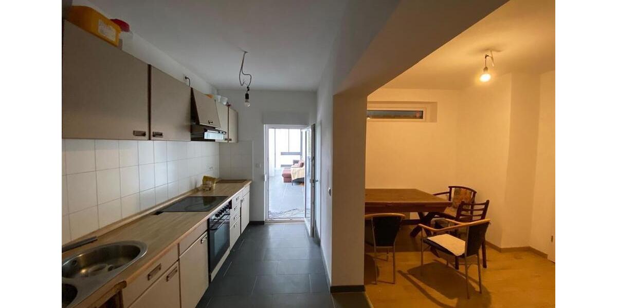 Etagenwohnung Naumburg - 3 Zimmer, 105 m&sup2;, 850&euro; | Angebot:23879472