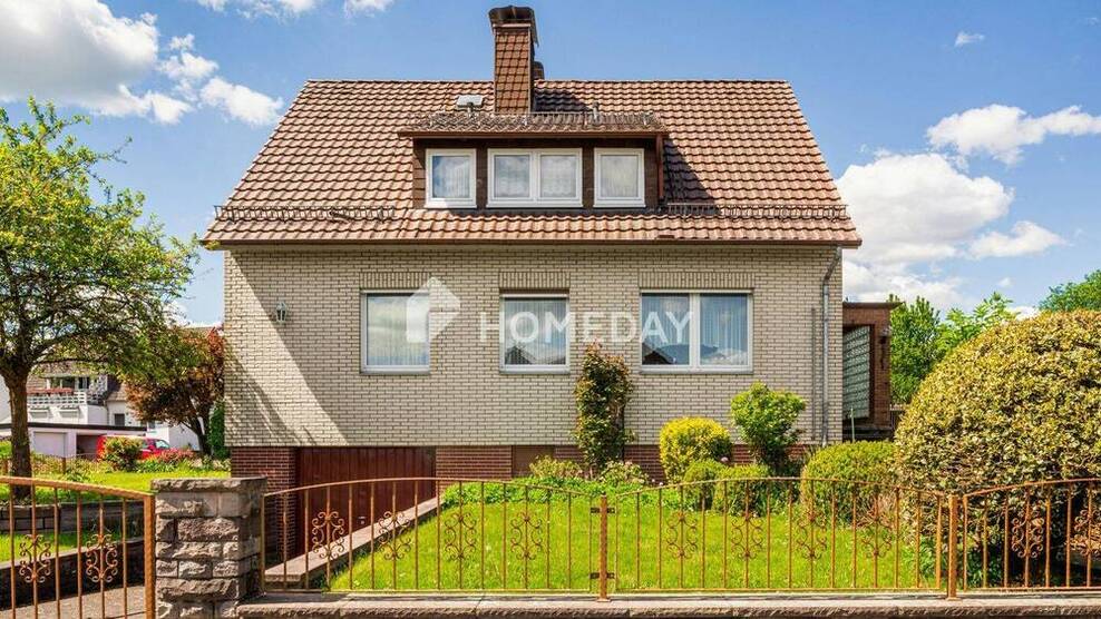 Großzügiges EFH mit Wintergarten, Balkon und Garten - Wohnkomfort auf zwei Etagen