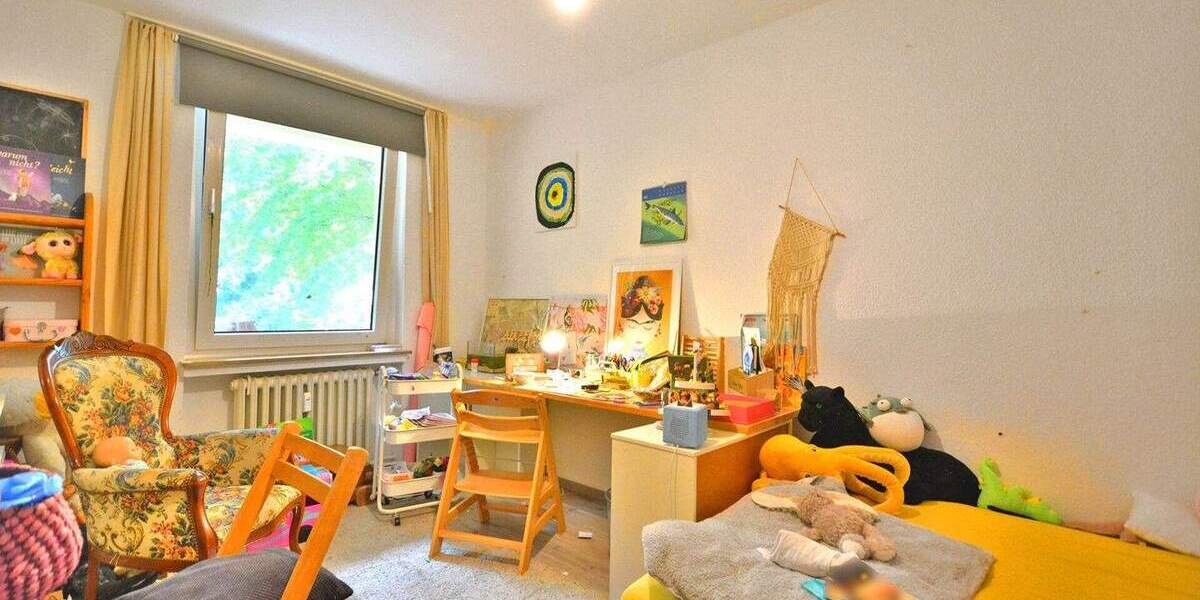 Etagenwohnung Kassel Mitte - 3 Zimmer, 100 m&sup2;, 260.000&euro; | Angebot:24720720