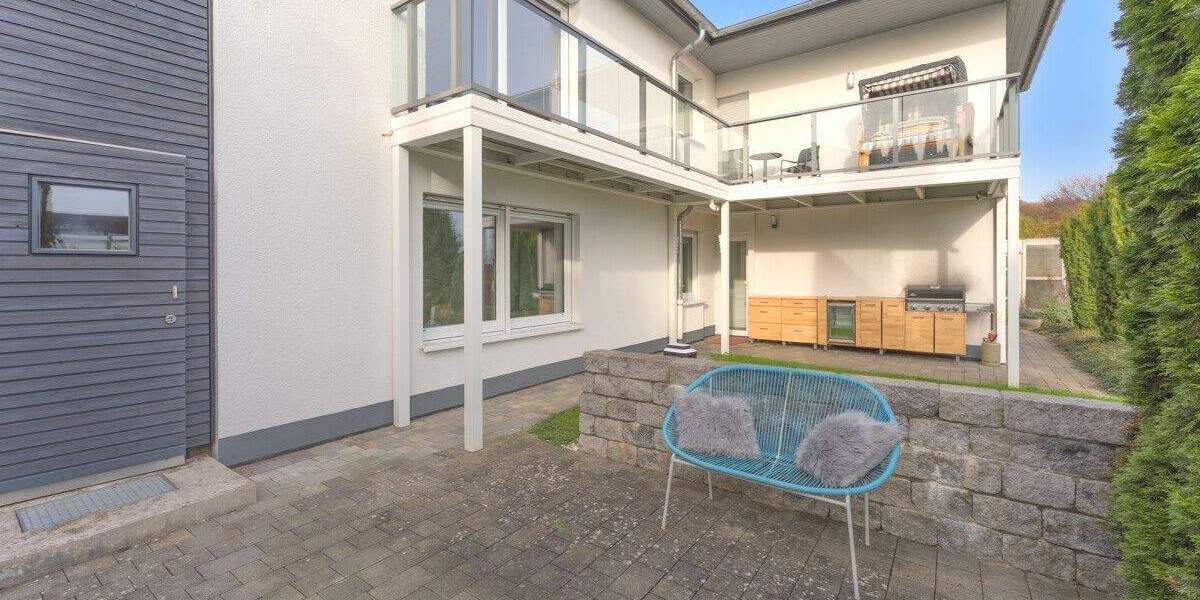 Viel Platz für alle: Großes Einfamilienhaus mit Traumgarten in Nordshausen 7 zimmer