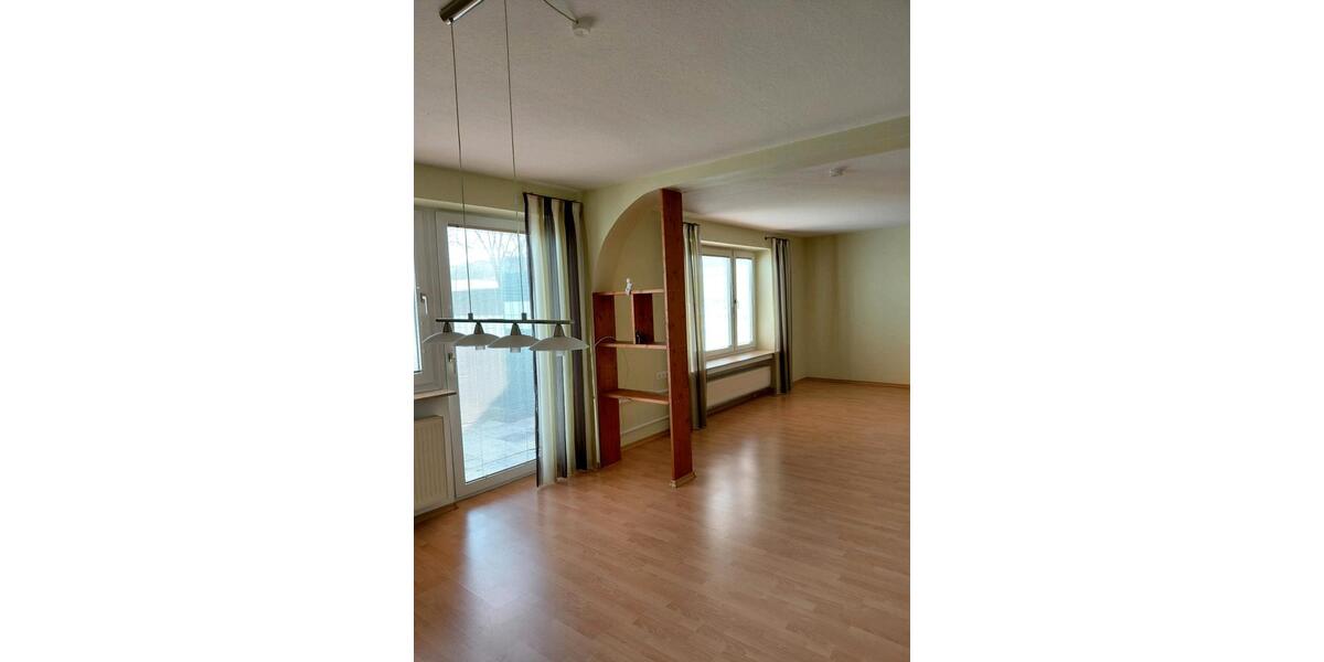 Einfamilienhaus Naumburg - 6 Zimmer, 170 m&sup2;, 1.000&euro; | Angebot:26073511