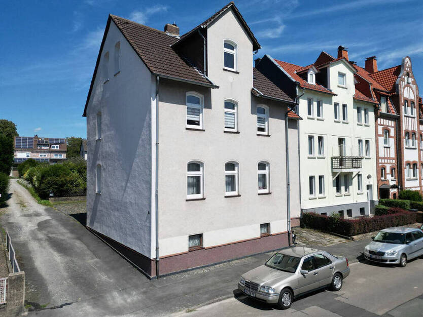 Freies Dreifamilienhaus in zentraler Stadtteil-Lage von Niederzwehren
