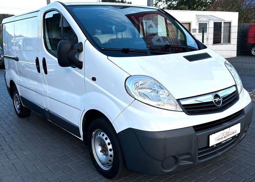 Opel Vivaro 152.000 km 7.999 € Kassel 34123