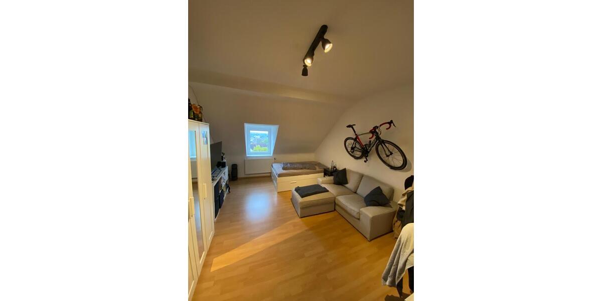Dachgeschoßwohnung Kassel Vorderer Westen - 16 Zimmer, 280 m&sup2;, 800.000&euro; | Angebot:25907751