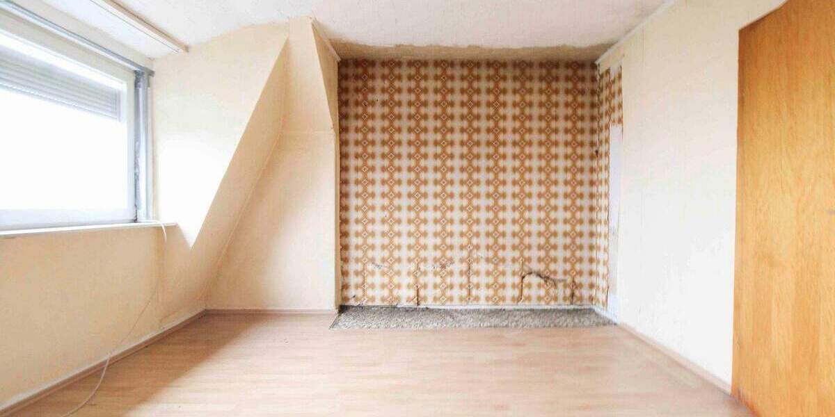 Absolute Gelegenheit: 3 sanierungsbedürftige Wohnungen, ca. 331qm in Kassel-Waldau zu verkaufen 4 zimmer