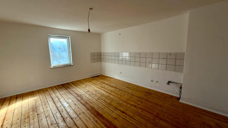 Dachgeschoßwohnung Hessisch Lichtenau - 4 Zimmer, 116 m&sup2;, 850&euro; | Angebot:26010384