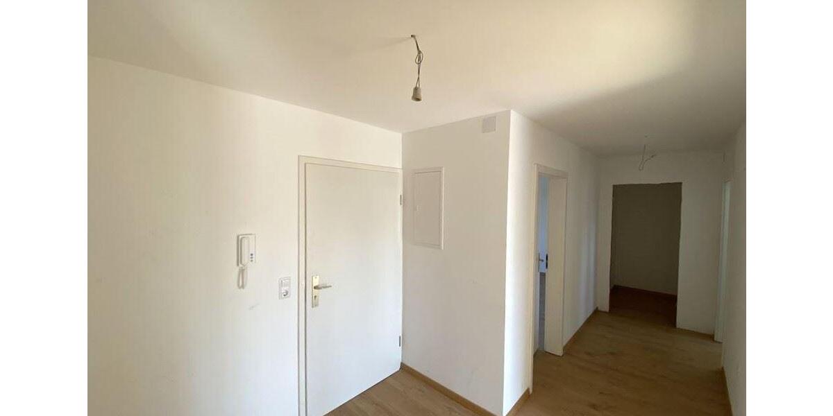 Etagenwohnung Naumburg - 3 Zimmer, 93 m&sup2;, 750&euro; | Angebot:26461181