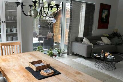 Haus Kaufungen - 5 Zimmer, 130 m&sup2;, 1.300&euro; | Angebot:25357139