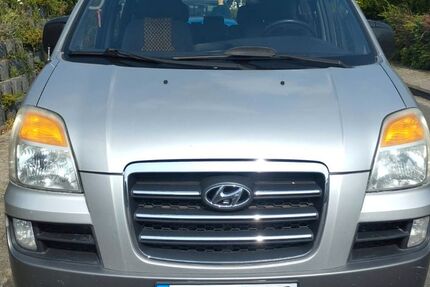 Hyundai H-1 Starex