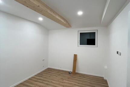 Kernsanierte 3-Zimmer-1. OG-Wohnung in Ahnatal-Weimar - KFW70 3 zimmer