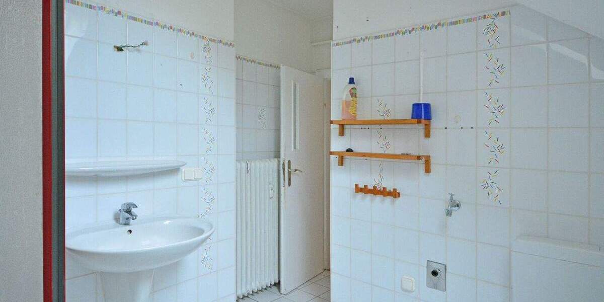 Etagenwohnung Kassel Mitte - 2 Zimmer, 63 m&sup2;, 150.000&euro; | Angebot:25735167