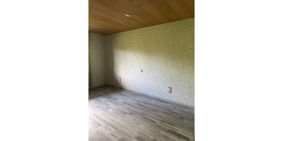 Etagenwohnung Kassel Oberzwehren - 2 Zimmer, 93 m&sup2;, 725&euro; | Angebot:24992600