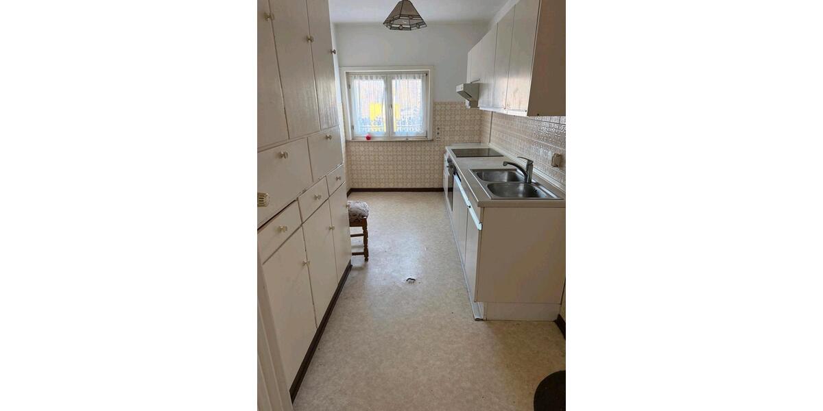 Einfamilienhaus Hofgeismar - 7 Zimmer, 145 m&sup2;, 160.000&euro; | Angebot:26797023