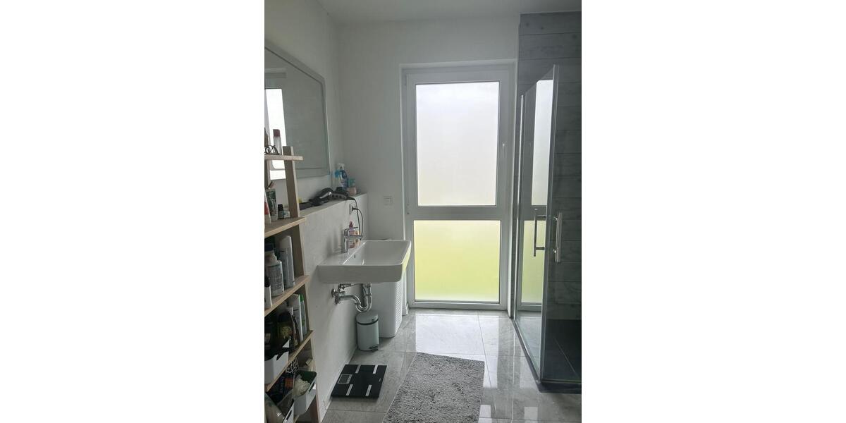 Etagenwohnung Felsberg - 4 Zimmer, 106 m&sup2;, 1.060&euro; | Angebot:26446291