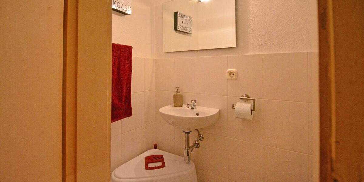 Etagenwohnung Kassel Mitte - 3 Zimmer, 100 m&sup2;, 240.000&euro; | Angebot:25660882