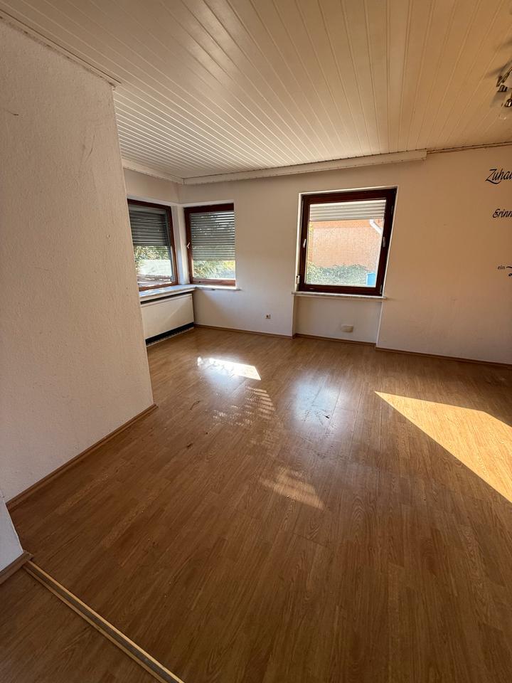 Charmantes Zweifamilienhaus in ruhiger Lage in Grebenstein