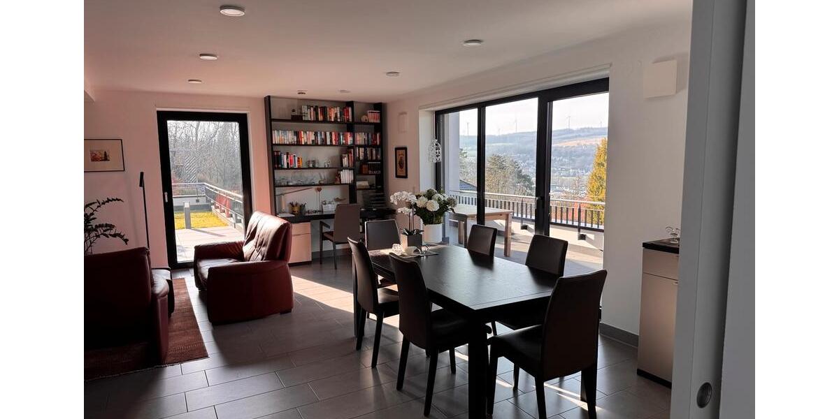 Hochparterre Melsungen - 4 Zimmer, 145 m&sup2;, 1.600&euro; | Angebot:24397451