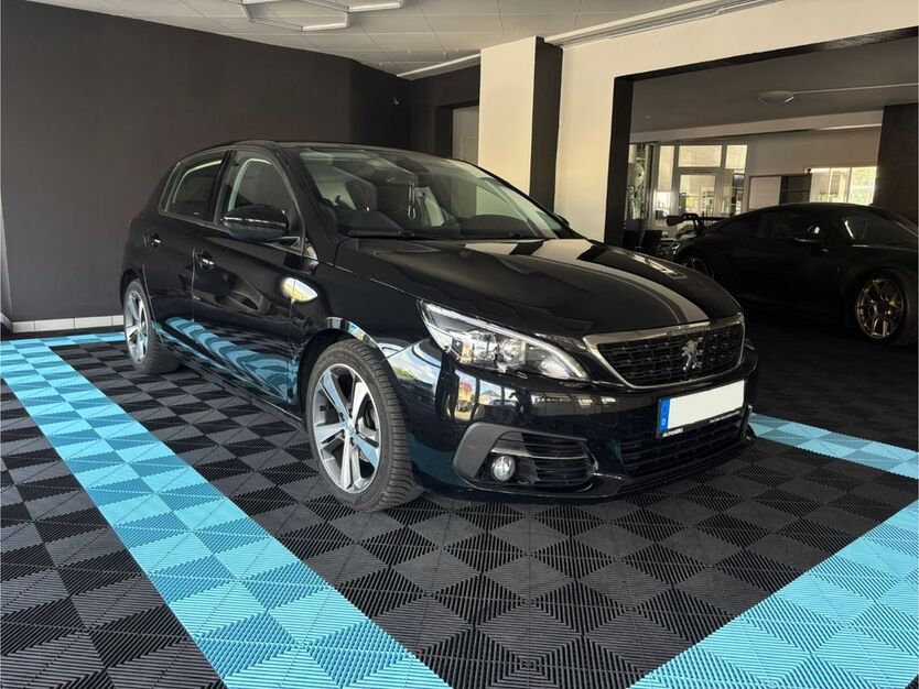 Peugeot 308 88.978 km 14.590 € Bad Arolsen 34454